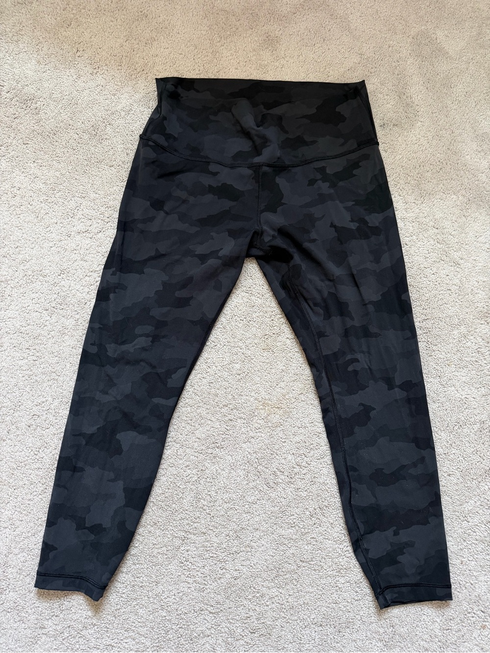 lululemon athletica Size 14 Camo High-Rise Leggings - Black